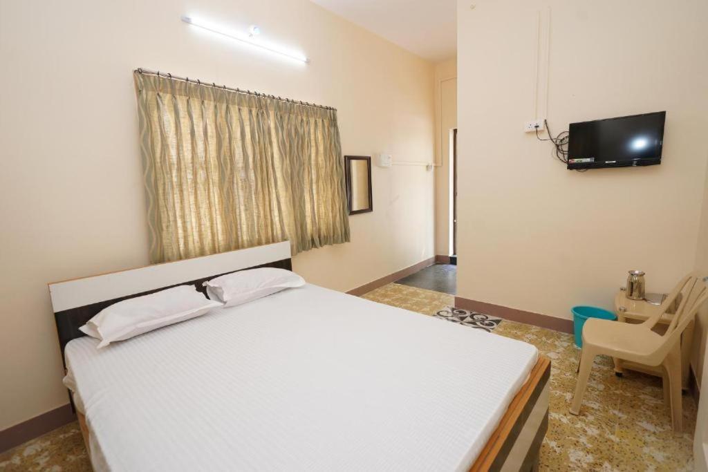 Sowmya Lodge Tiruchirappalli Exterior foto