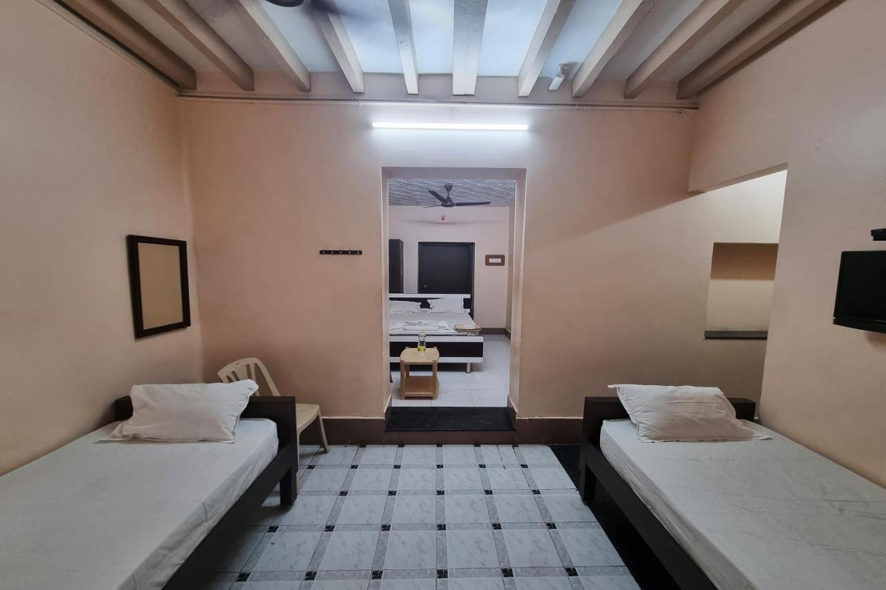 Sowmya Lodge Tiruchirappalli Exterior foto